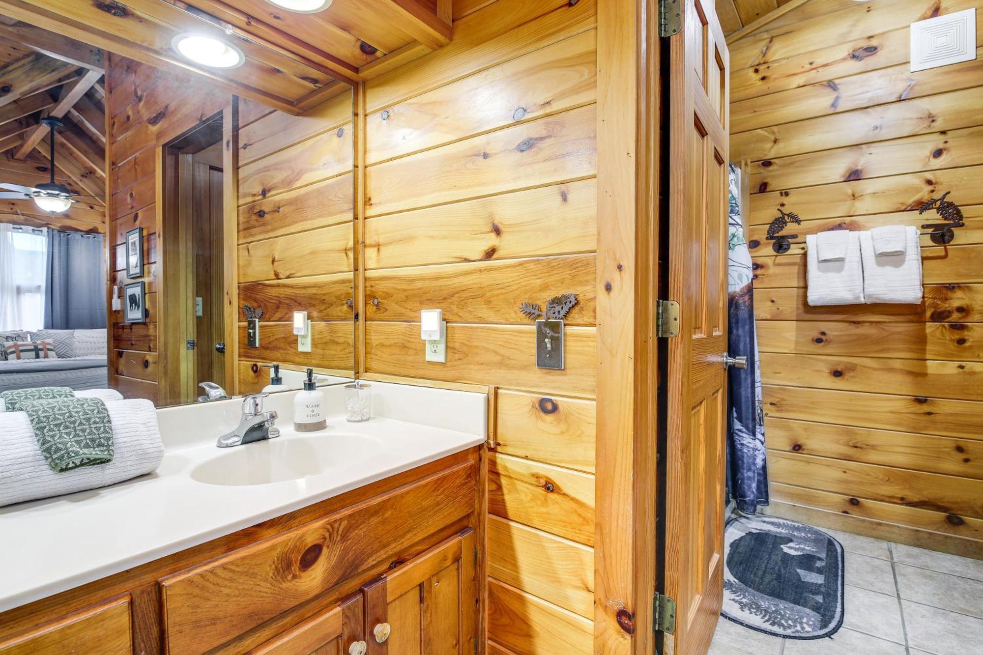Pigeon Forge Cabin Premier Location And Hot Tub 外观 照片