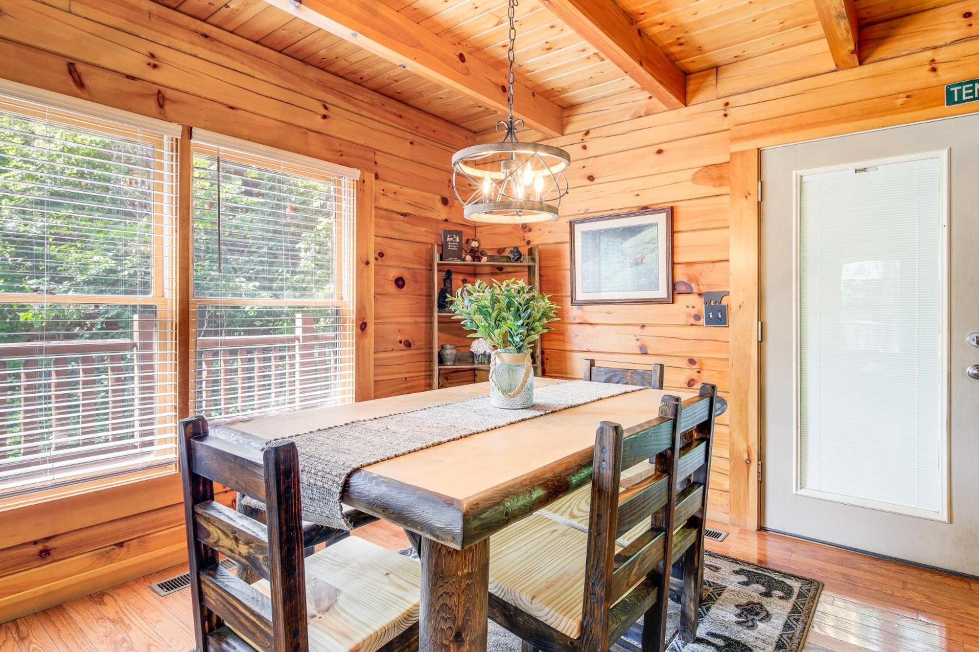 Pigeon Forge Cabin Premier Location And Hot Tub 外观 照片